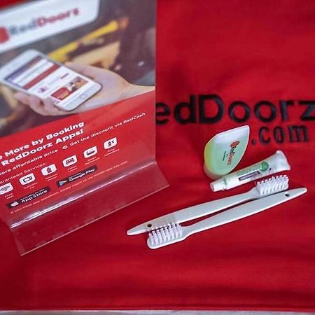 Reddoorz Near Rs Mitra Keluarga Depok Hotel Exterior photo