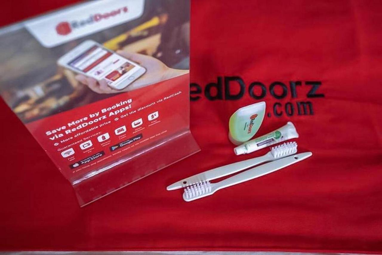 Reddoorz Near Rs Mitra Keluarga Depok Hotel Exterior photo